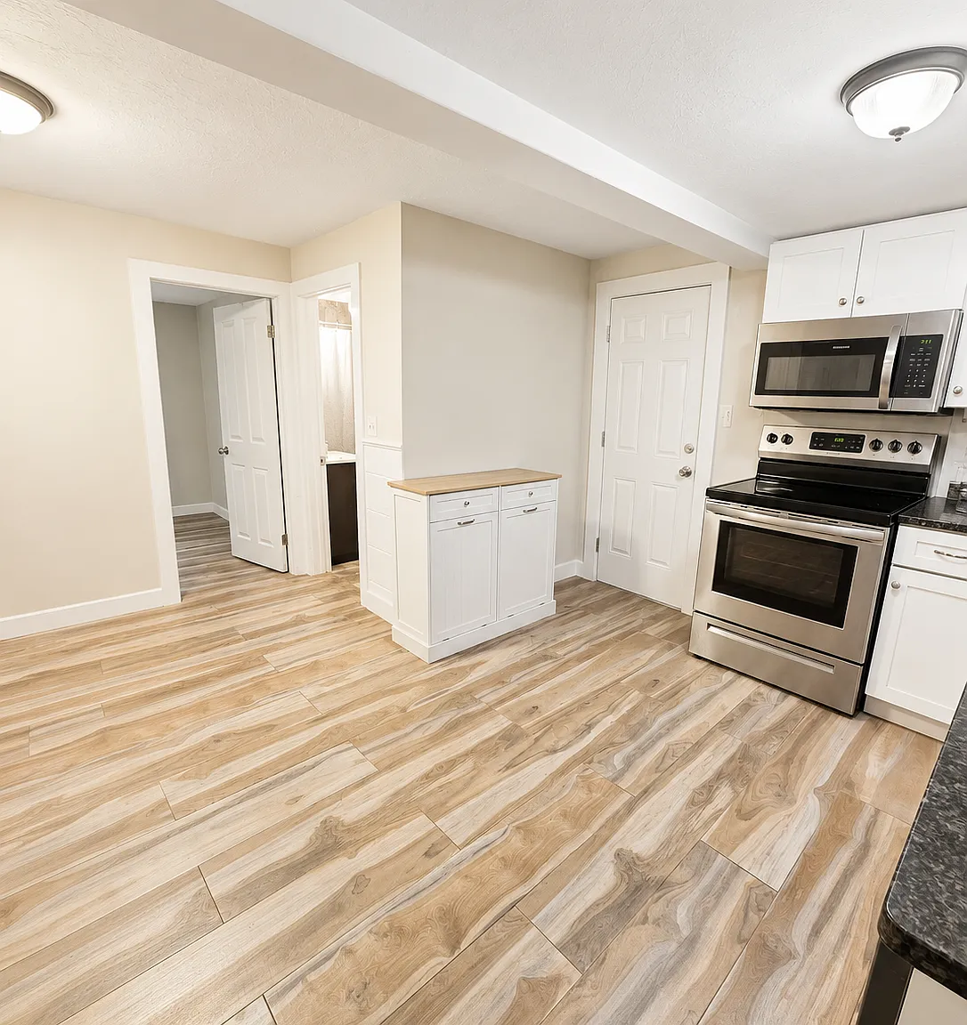 3 bed, 1.5 bath, 1100 sqft, $2,700 — Photo 4