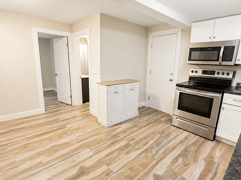549 Mattakeesett St #A — Photo 4