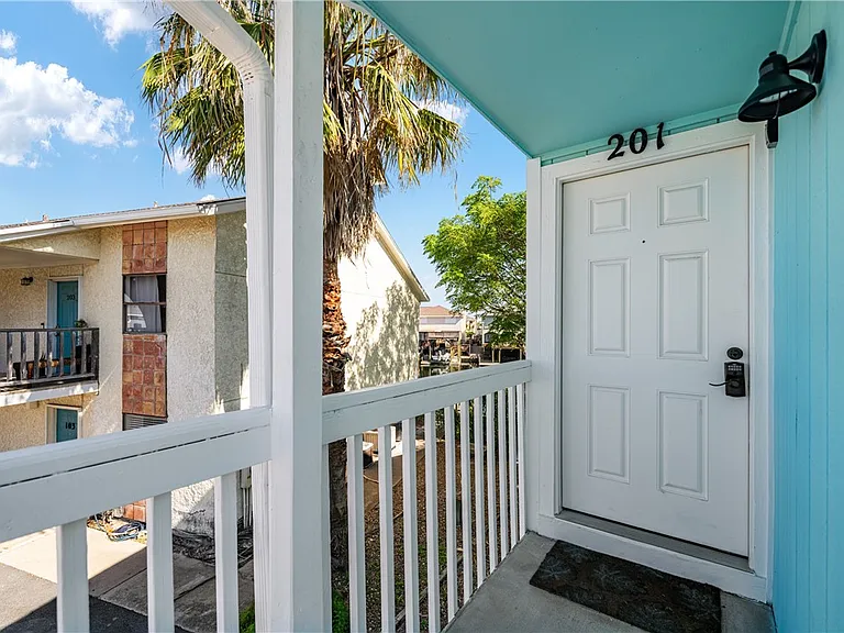 13914 Mingo Cay Ct — Photo 2
