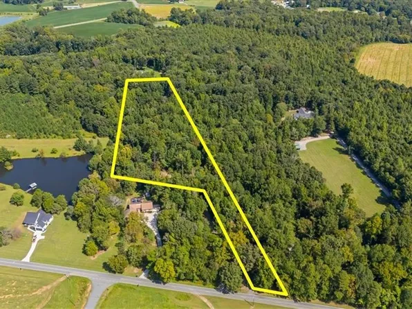 5833 Thacker Dairy Rd #18, Whitsett, NC 27377