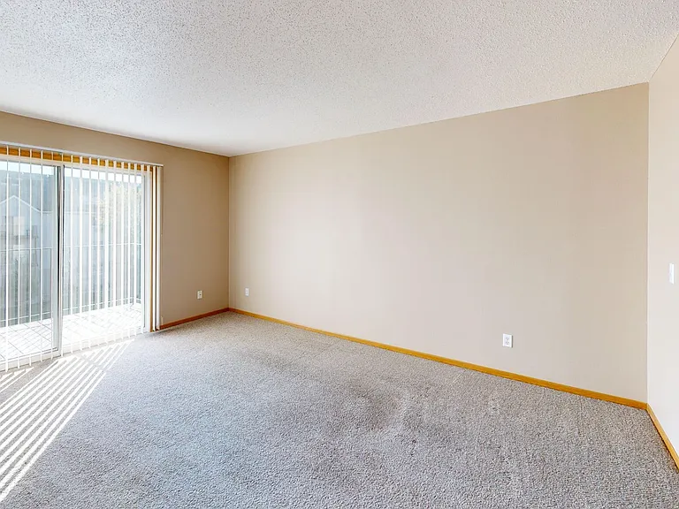 Dakota Park Apartments — Photo 34
