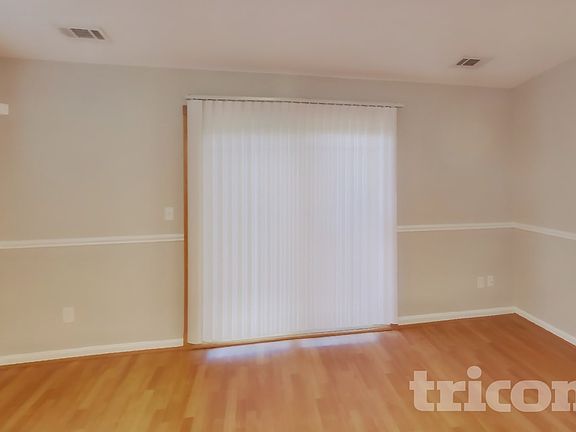 3rd image of 1277 Collier Ln