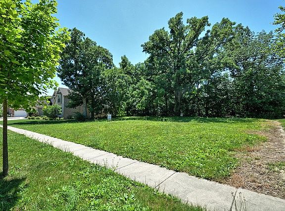 5th image of 26555 W Highland Dr