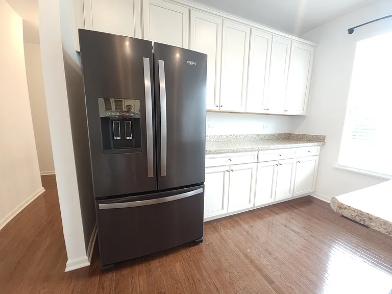 95 Valencia Pkwy — Photo 53