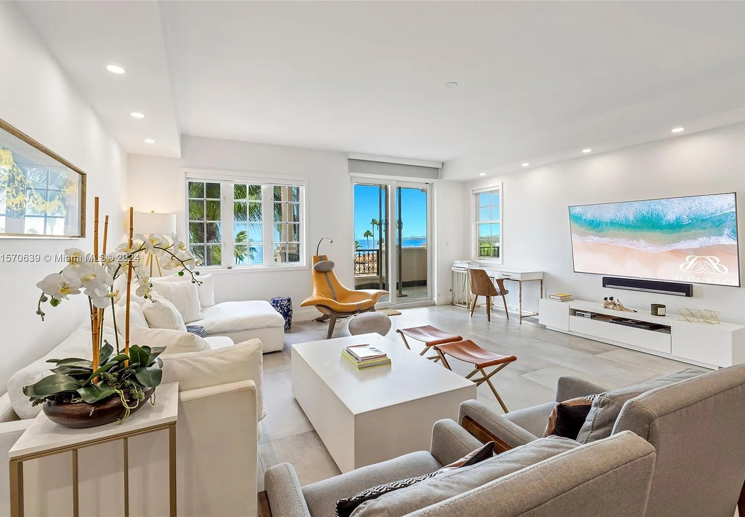 Seaside Condo — Photo 2