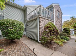 2422 E 51st St, Davenport, IA 52807