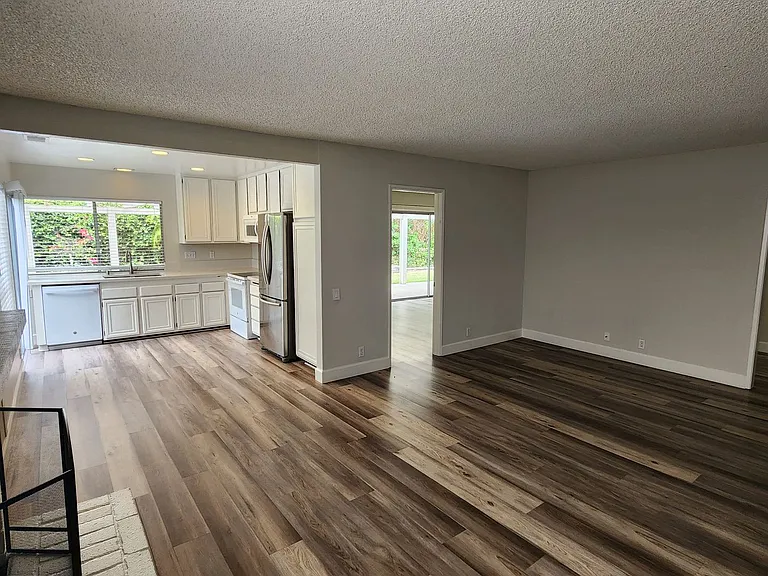 26731 Valpariso Dr — Photo 9
