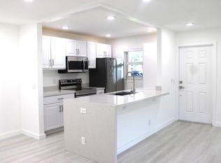 887 North Dr APT A, Delray Beach, FL 33445