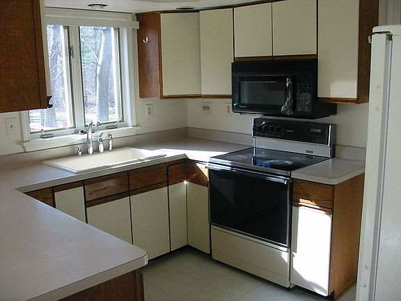 4th image of 2883 Atlantic Ave