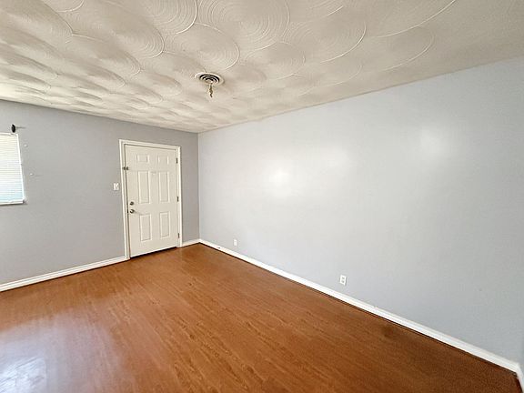 5th image of 211 Skyway Dr APT 8