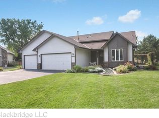 9409 Parkside Cir N, Champlin, MN 55316