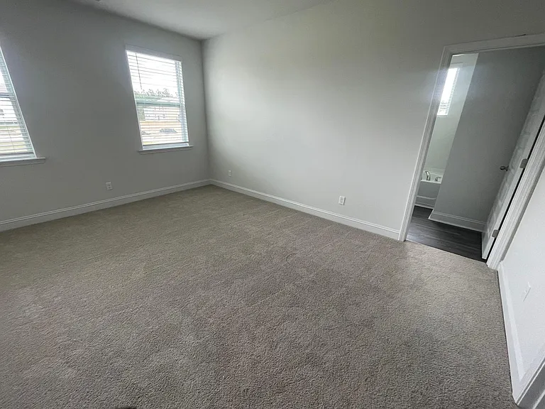 559 Logging Hill Dr — Photo 9