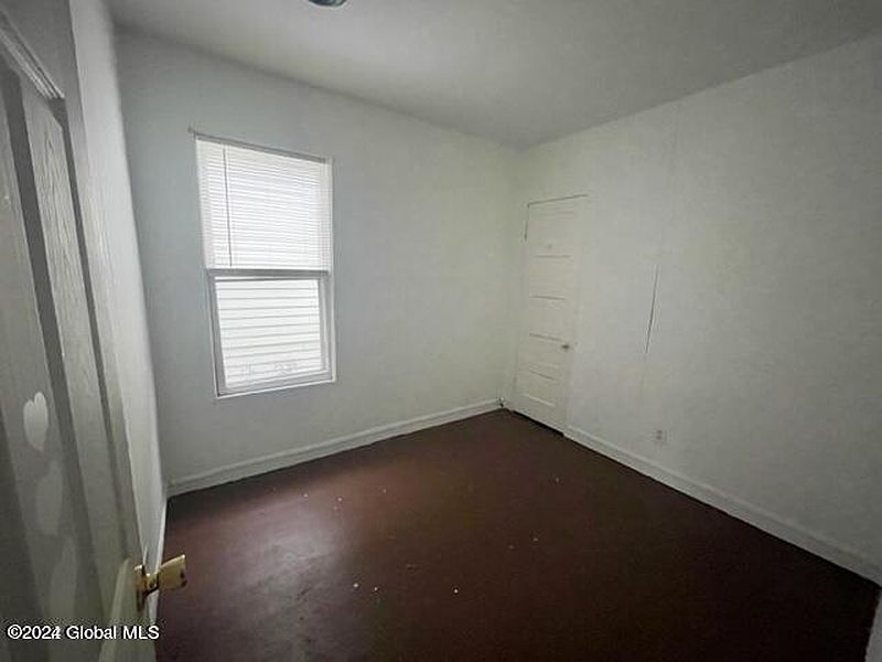 4th image of 1226 9th Avenue