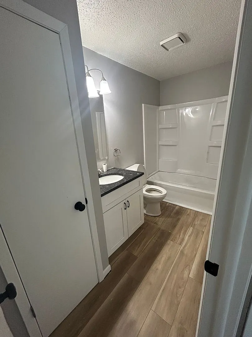 Norwalk Apartment — Photo 2