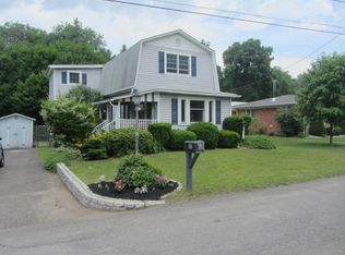 21 Fairground Rd, Dallas, PA 18612