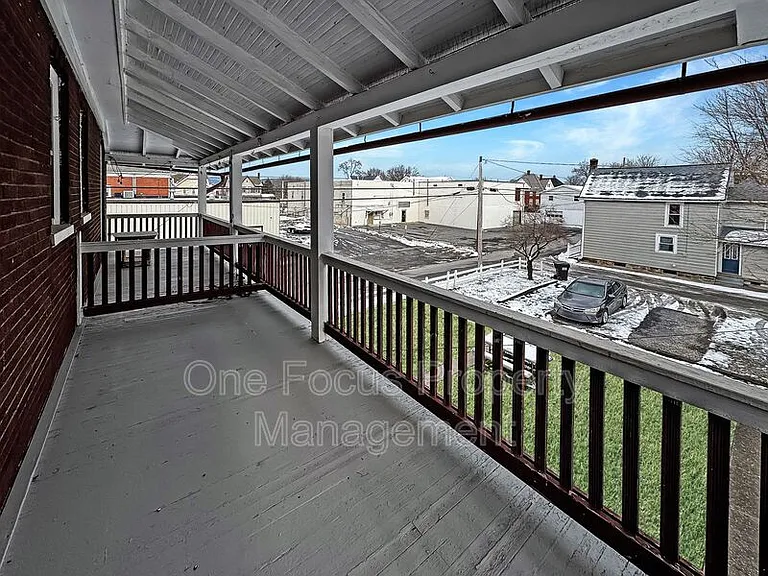 325 Percy St — Photo 12