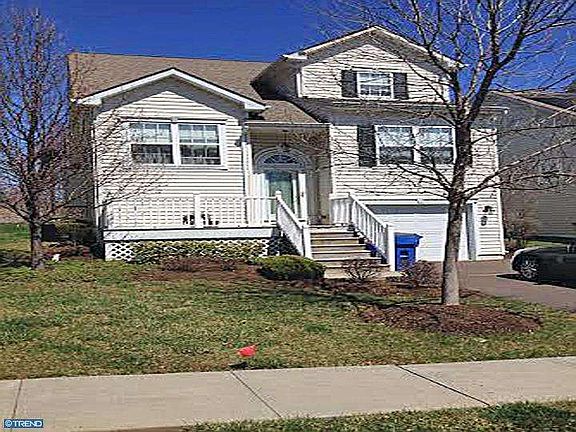 2nd image of 1635 Briarwood Dr