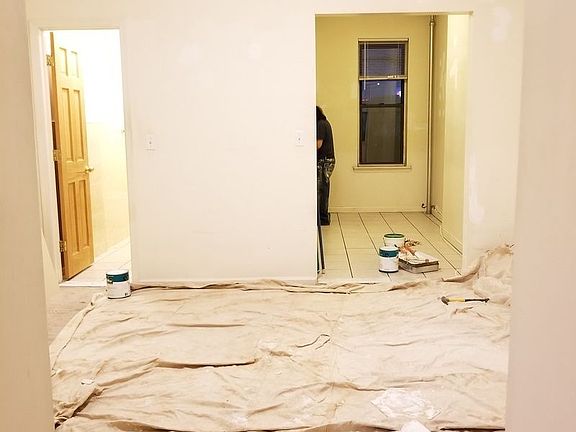 4th image of 3271 48th St APT 1R
