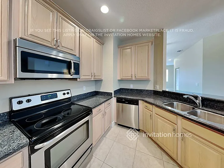 226 W Thatch Palm Cir — Photo 9