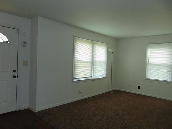 4th image of 2473 Lexington Ave