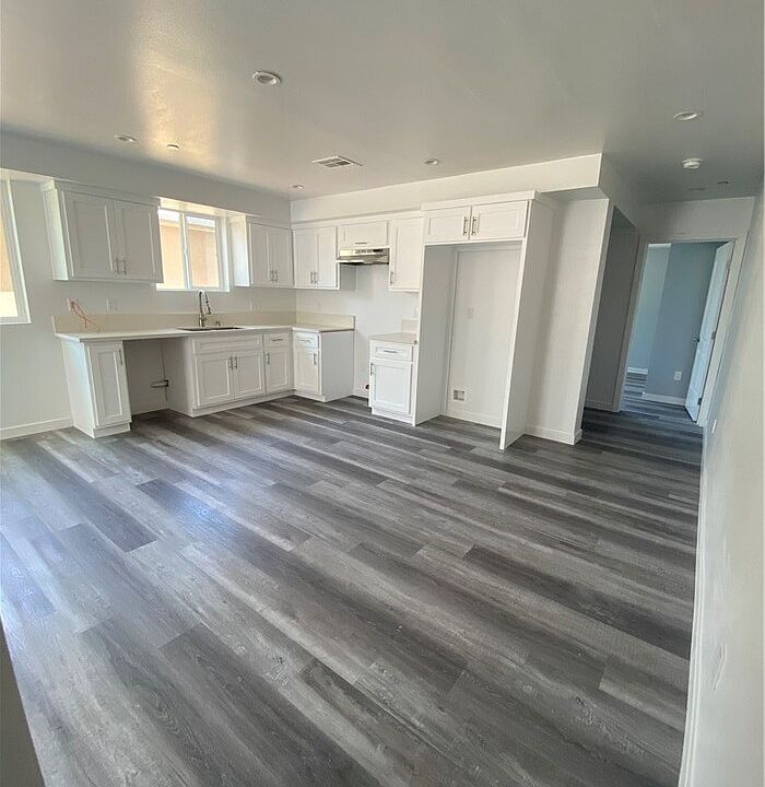 1st image of 535 W 84th St
