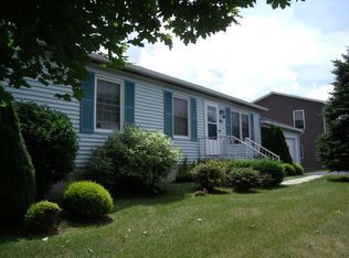 1301 Maplehurst Dr, Somerset, PA 15501