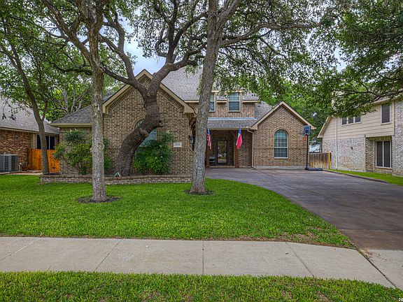 2nd image of 2536 Woodbridge way