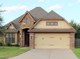 802 Wintersong Dr, Brenham, TX 77833