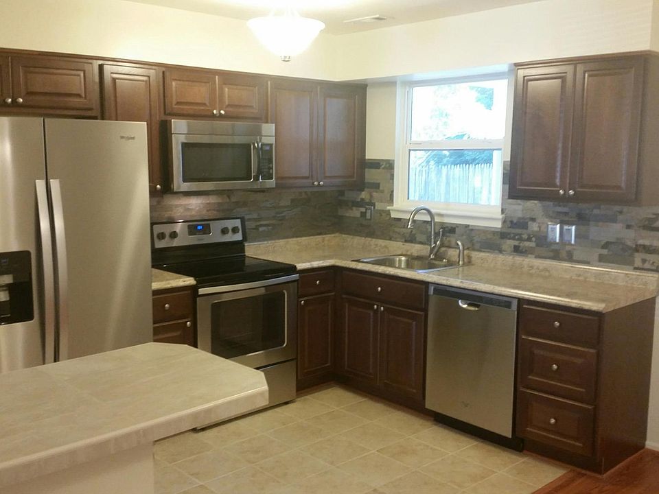 2nd image of 414 Washington Blvd