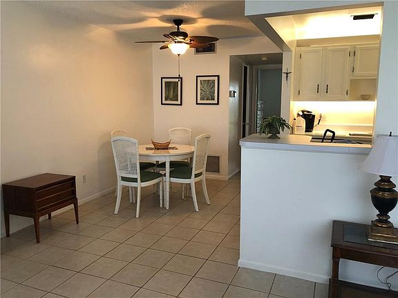 3rd image of 50 Woodland Dr APT 104