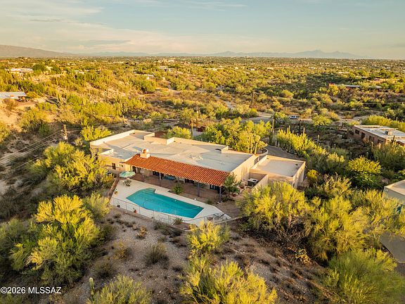 2nd image of 4015 E Camino Llanoso