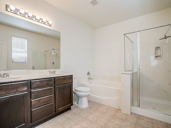 4th image of 7413 Rivermeade St