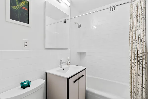 Sold by Bank Neary | media 25