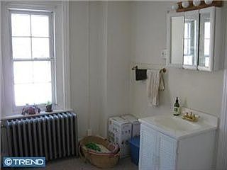 4th image of 420 Gold St