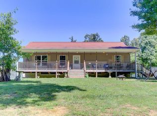 300 Mark Frey Dr, Robbins, TN 37852