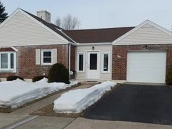 921-925 Walnut St, Emmaus, PA 18049