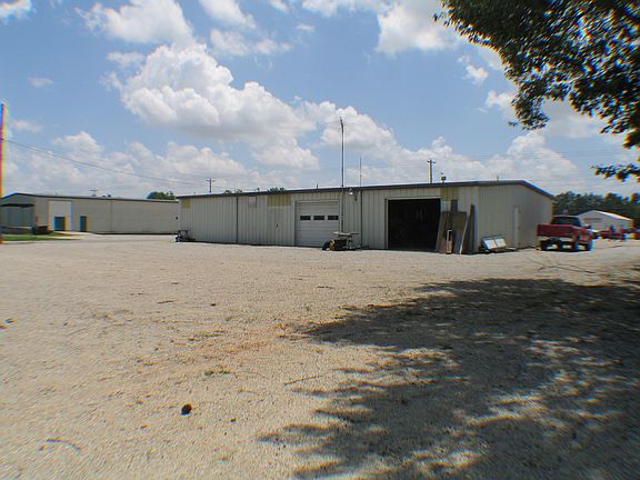 5th image of 1709 E Kingshighway