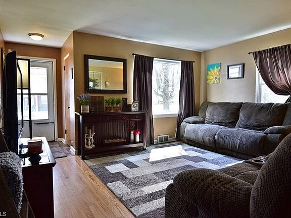 5th image of 120 Parkgate Ave