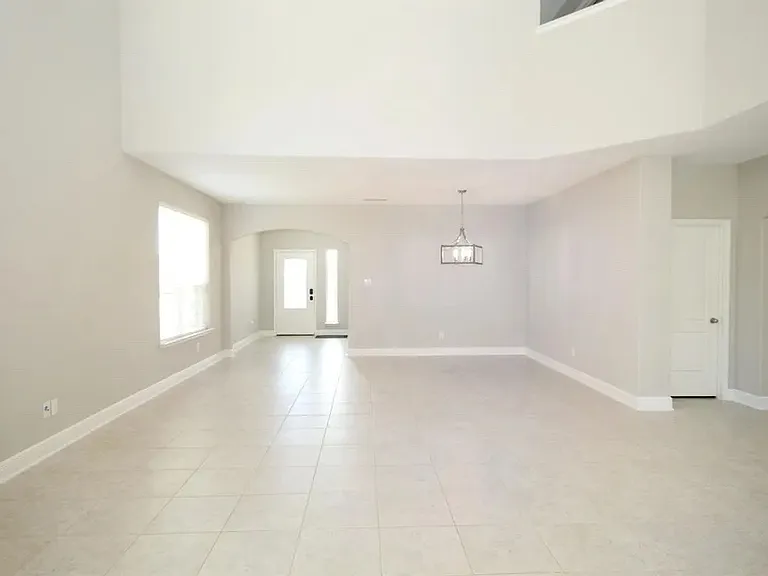 2136 Mulberry Dr — Photo 5