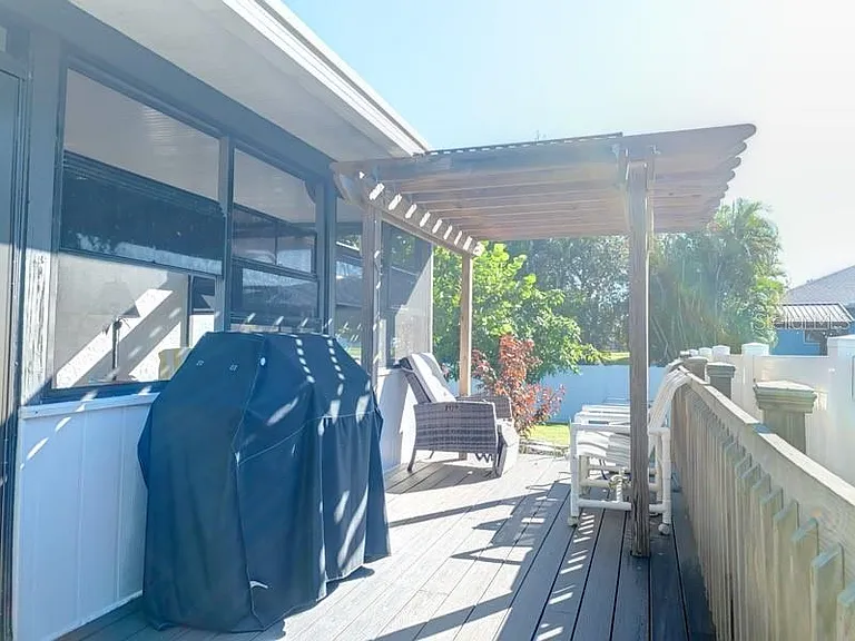 323 Dolphin Pkwy — Photo 15