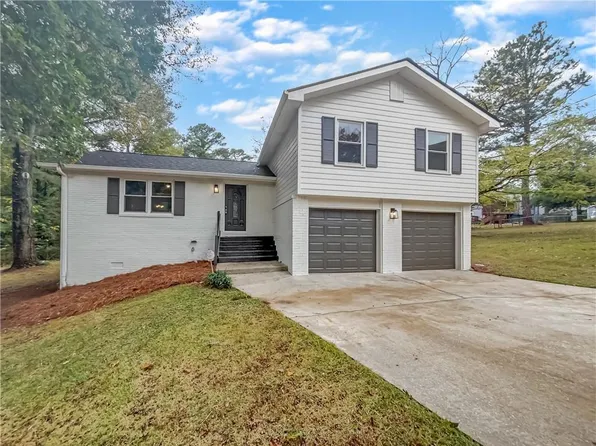 2067 Wellborn Close, Lithonia, GA 30058