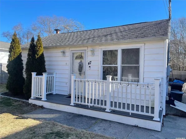 47 Smith Road, Shirley, NY 11967