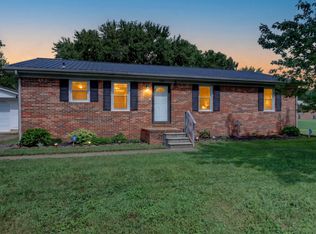 701 Pineridge Dr, Hopkinsville, KY 42240