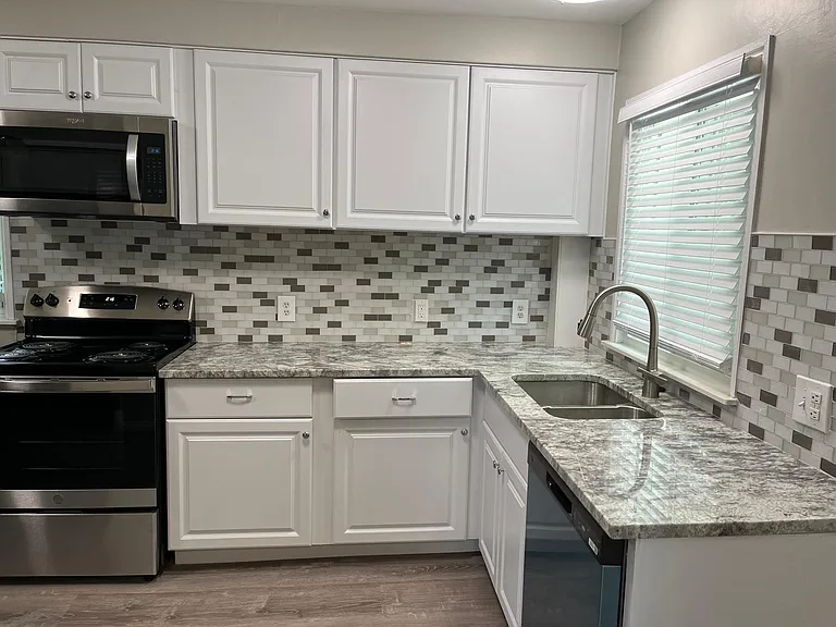 1812 Clifton Ave — Photo 17