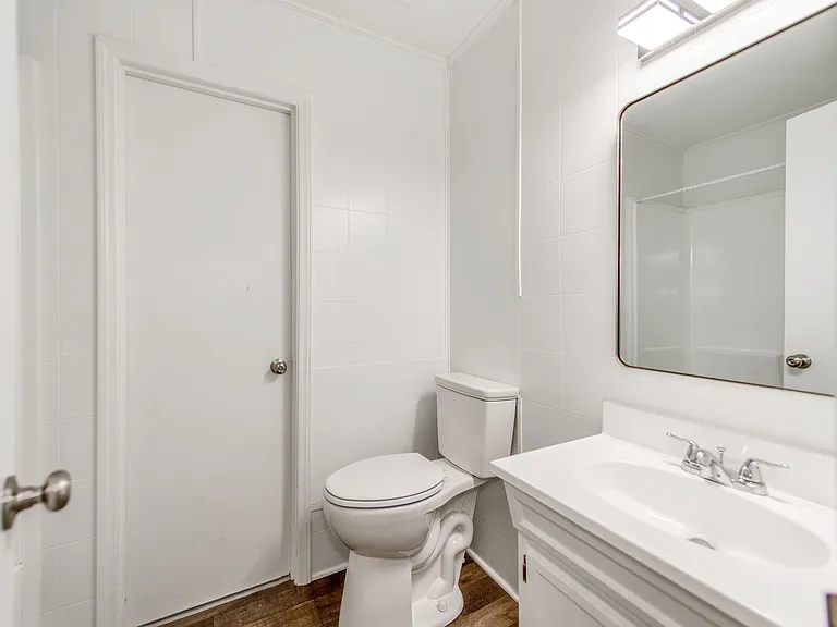 212 E Poplar St — Photo 14
