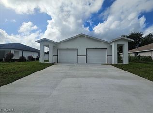 876 Apartment St E, Lehigh Acres, FL 33974