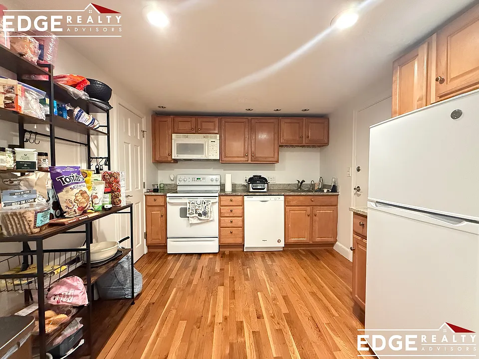 15 Euston Rd #19A