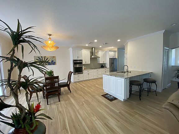 2nd image of 6124 Pasadena Point Blvd