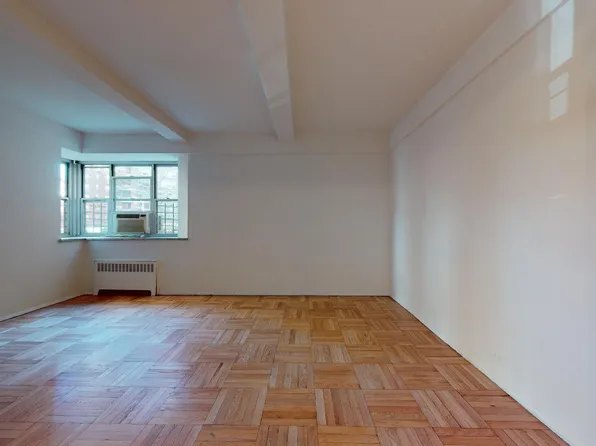 550 Grand Street image 1 of 8