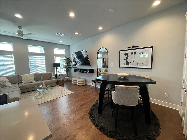 902 Martin St #A — Photo 9